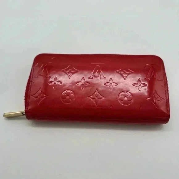 Louis Vuitton Zippy Vernis with FREE ENTRUPY COA - Picture 4 of 16
